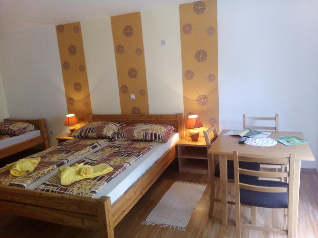 Rooms Ana Korenica Εξωτερικό φωτογραφία