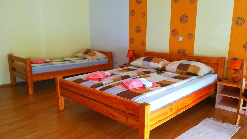 Rooms Ana Korenica Εξωτερικό φωτογραφία