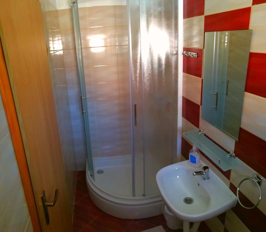 Rooms Ana Korenica Εξωτερικό φωτογραφία