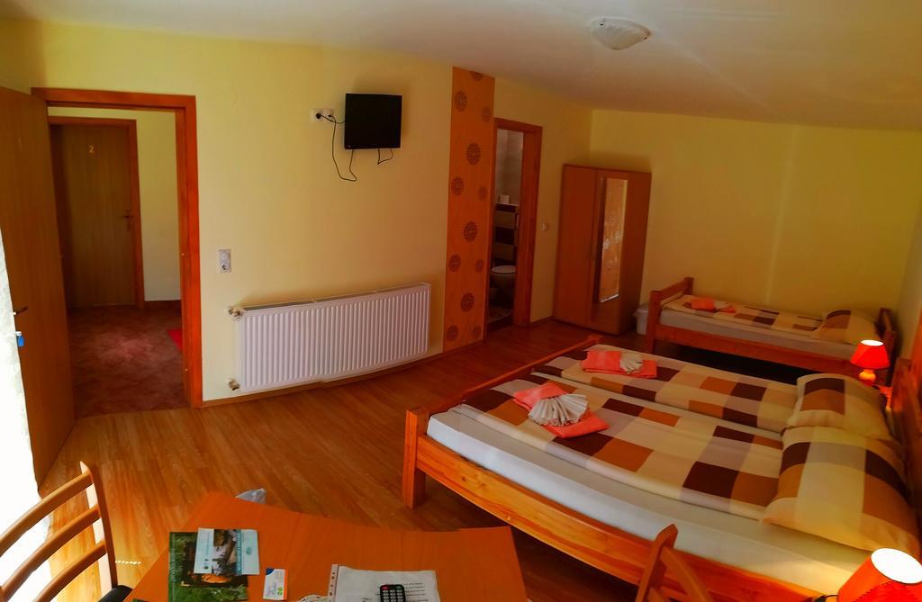 Rooms Ana Korenica Εξωτερικό φωτογραφία