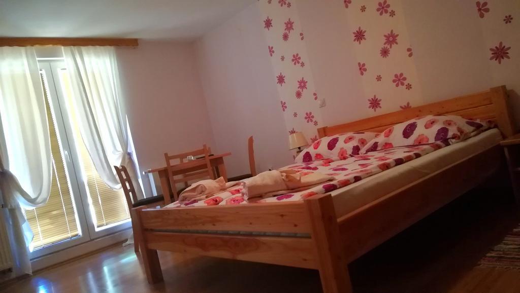 Rooms Ana Korenica Εξωτερικό φωτογραφία