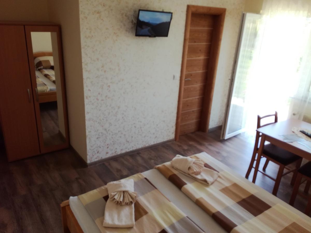 Rooms Ana Korenica Εξωτερικό φωτογραφία