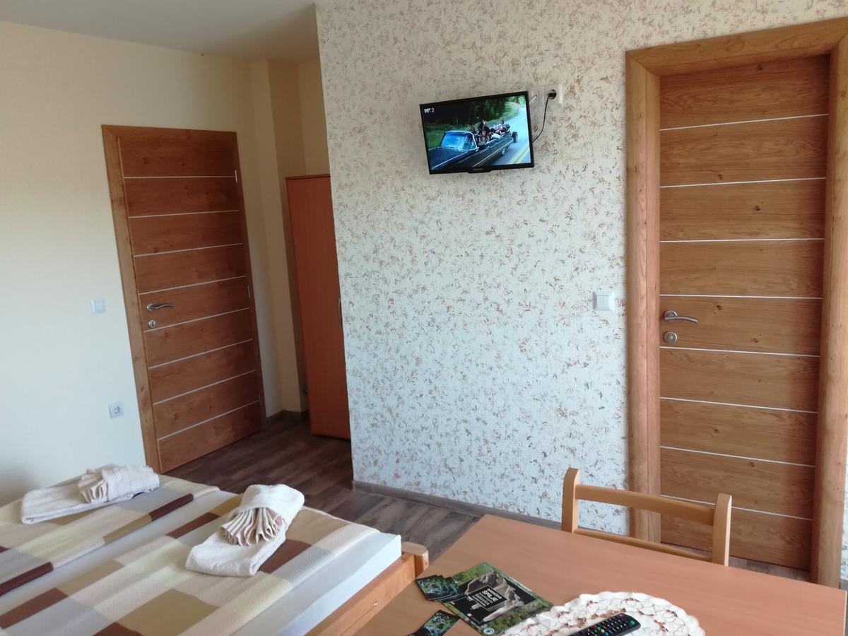 Rooms Ana Korenica Εξωτερικό φωτογραφία