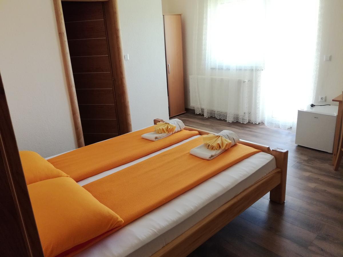 Rooms Ana Korenica Εξωτερικό φωτογραφία