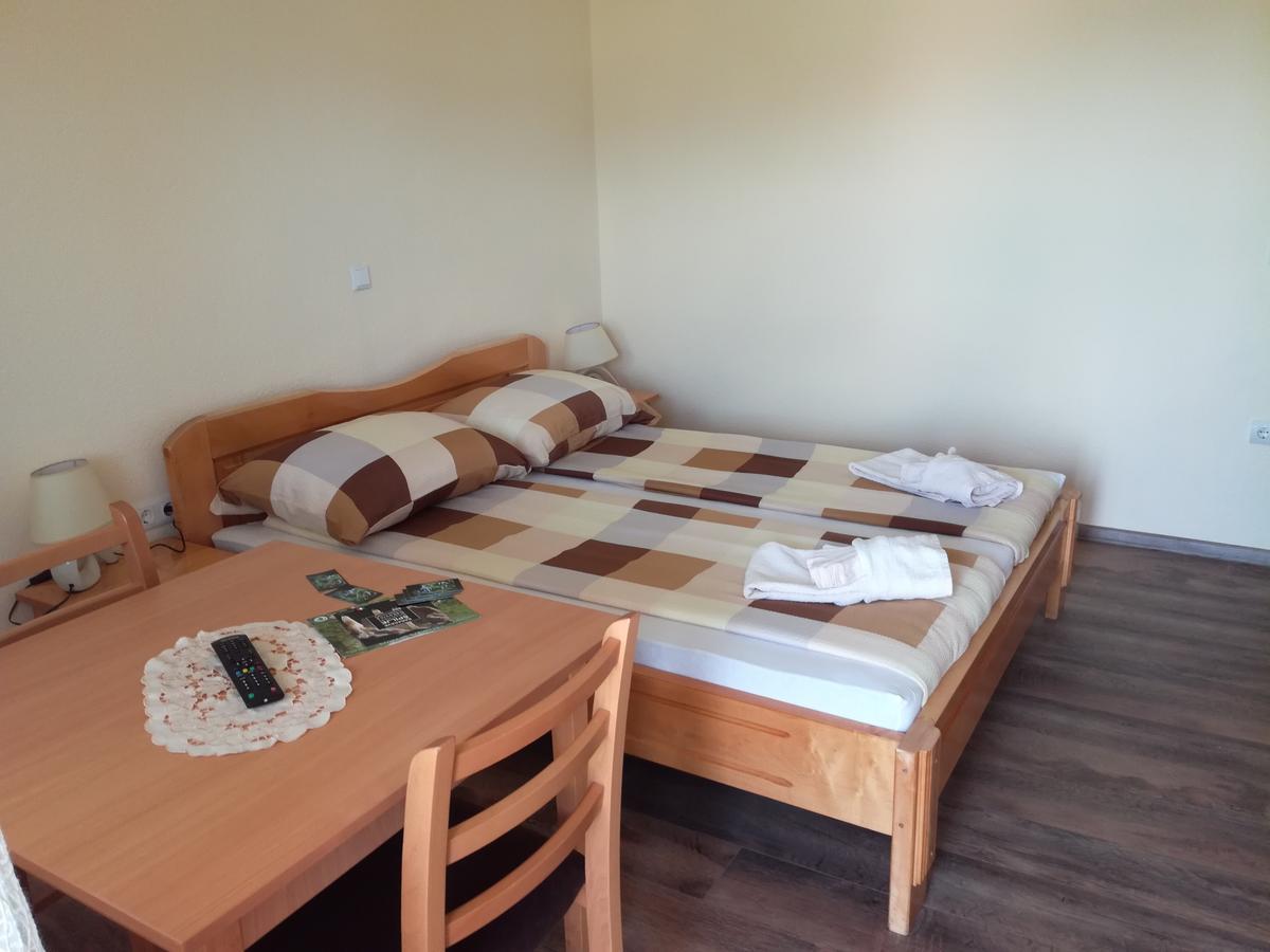 Rooms Ana Korenica Εξωτερικό φωτογραφία